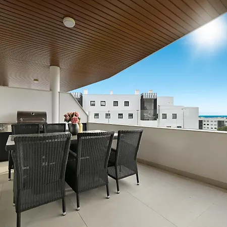 Modern With Terrace In Higueron Apartment